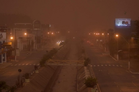Tempestade de areia encobre cidade e assusta moradores do interior de São Paulo