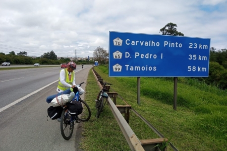 Gaúcho viaja 1,4 mil km de bicicleta para ver filho se formar em academia do Exército