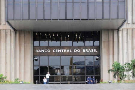 Endividamento das famílias sobe levemente em janeiro, revela Banco Central
